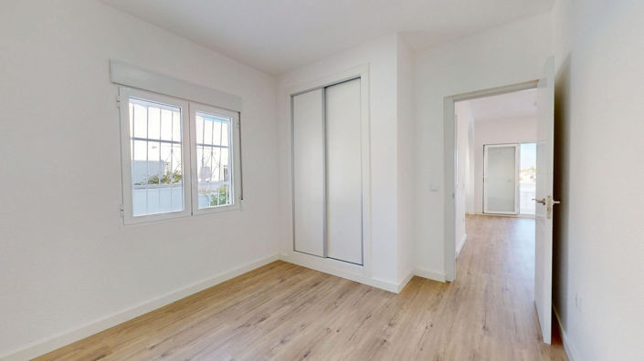 Image No.20-2 Bed House for sale