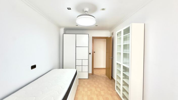 Image No.12-3 Bed Apartment for sale