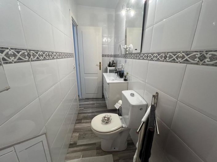 Image No.8-4 Bed Townhouse for sale