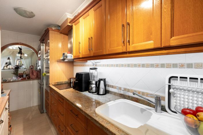 Image No.17-2 Bed Townhouse for sale