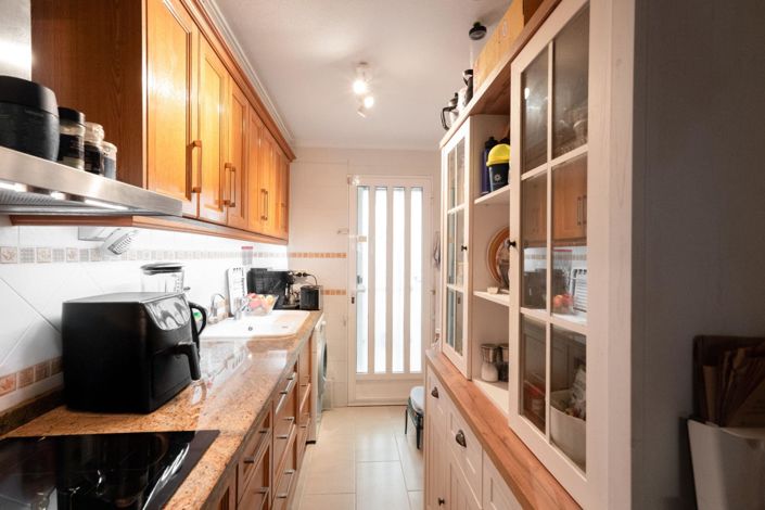 Image No.18-2 Bed Townhouse for sale