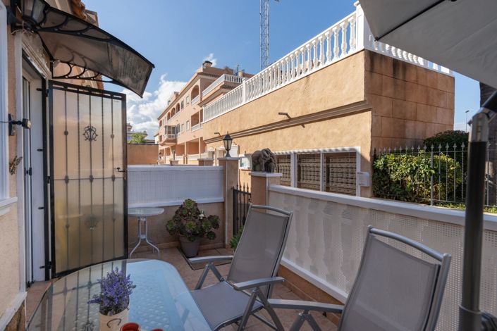Image No.2-2 Bed Townhouse for sale