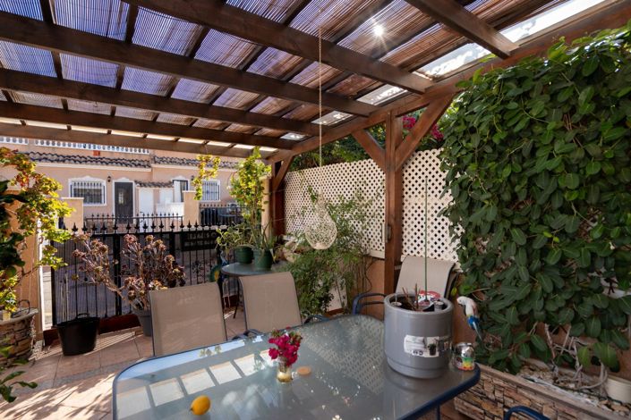 Image No.21-2 Bed Townhouse for sale