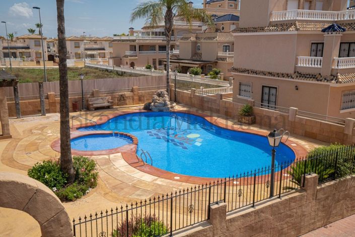 Image No.29-2 Bed Townhouse for sale