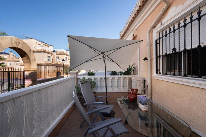 Image No.3-2 Bed Townhouse for sale