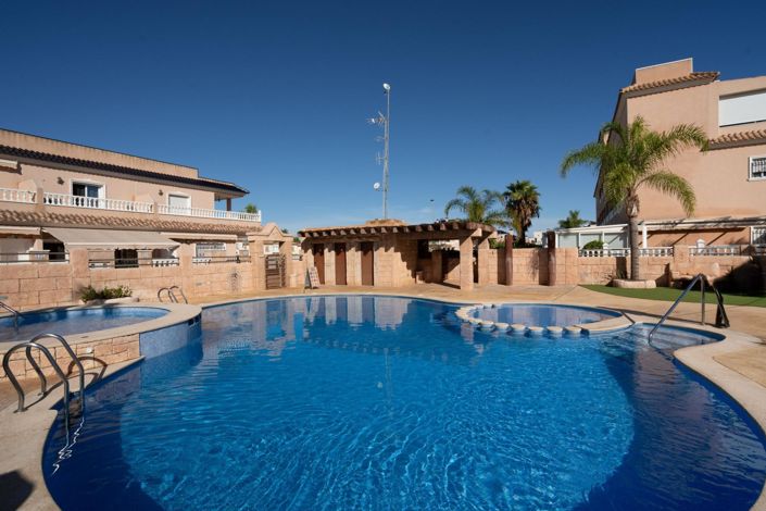 Image No.31-2 Bed Townhouse for sale