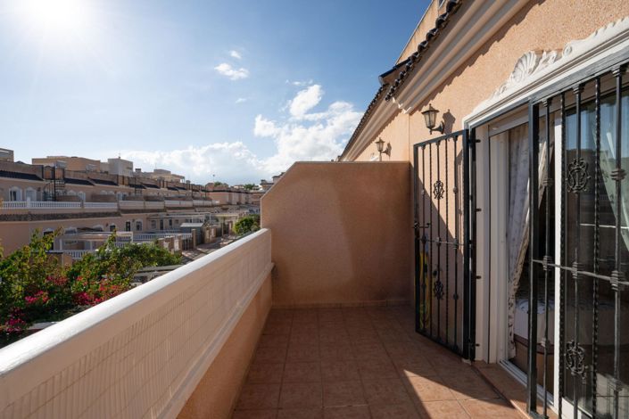 Image No.7-2 Bed Townhouse for sale