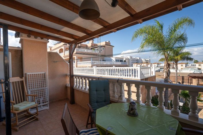 Image No.9-2 Bed Townhouse for sale