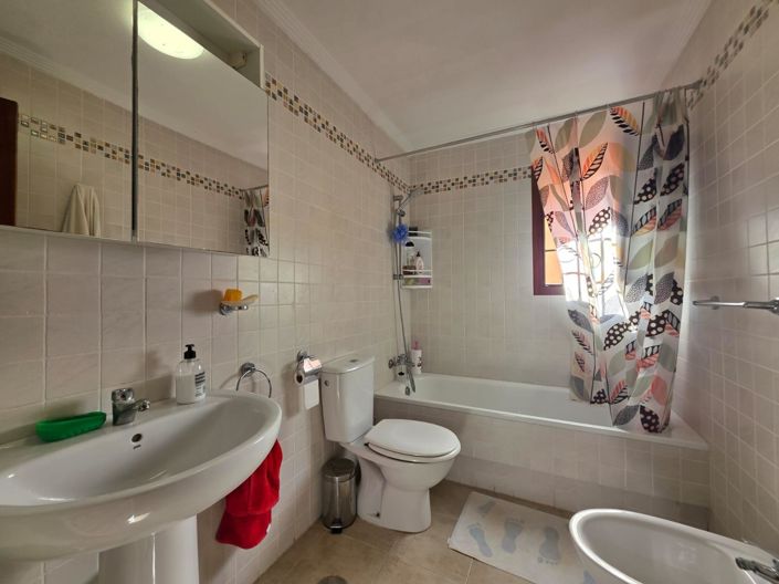 Image No.20-2 Bed Bungalow for sale