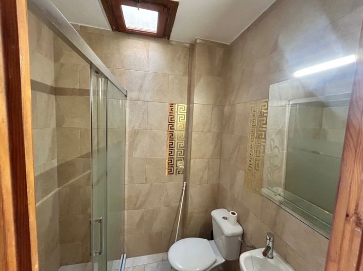 Image No.27-2 Bed Townhouse for sale