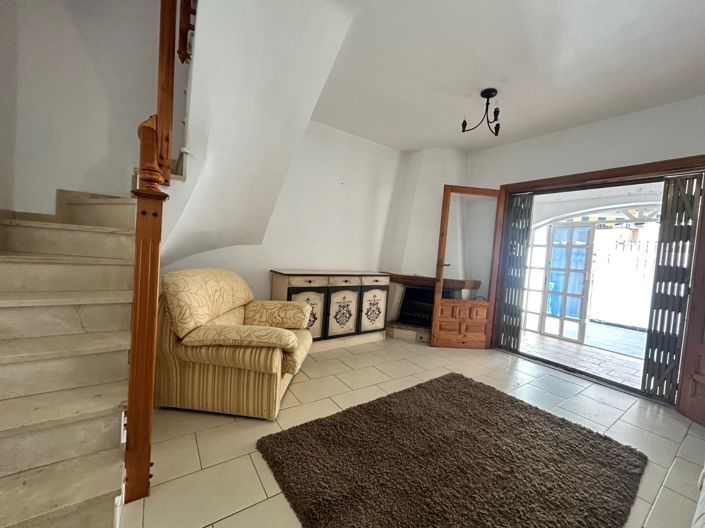 Image No.9-2 Bed Townhouse for sale