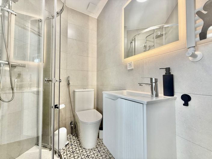 Image No.27-2 Bed Apartment for sale