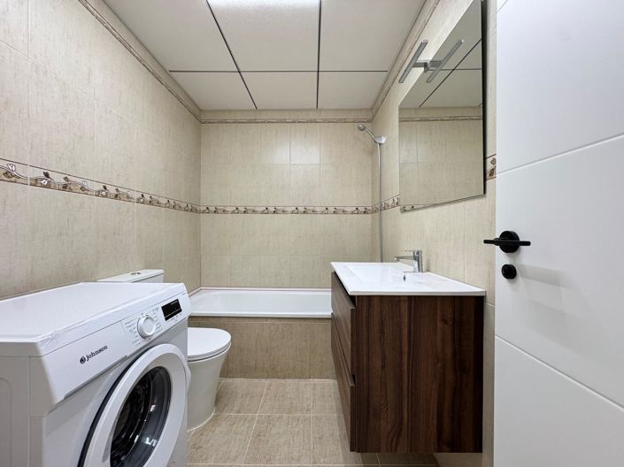 Image No.20-3 Bed Apartment for sale