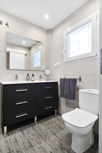 Image No.19-3 Bed House for sale