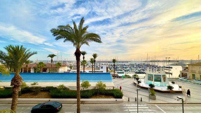 Image No.10-4 Bed Apartment for sale