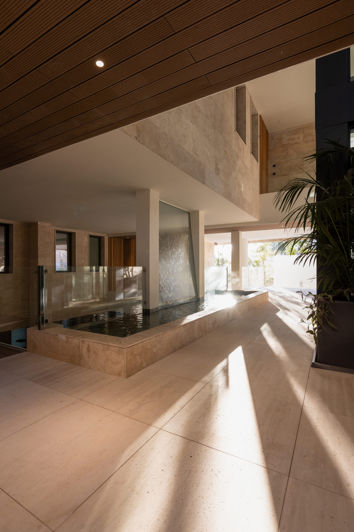 Image No.9-2 Bed Property for sale