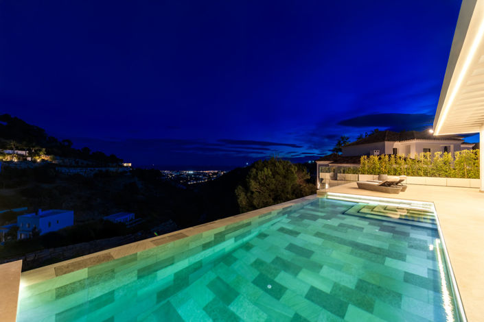 Image No.4-6 Bed Villa for sale
