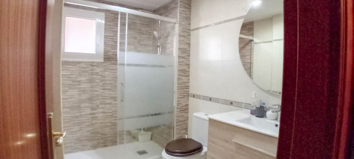 Image No.8-3 Bed Townhouse for sale