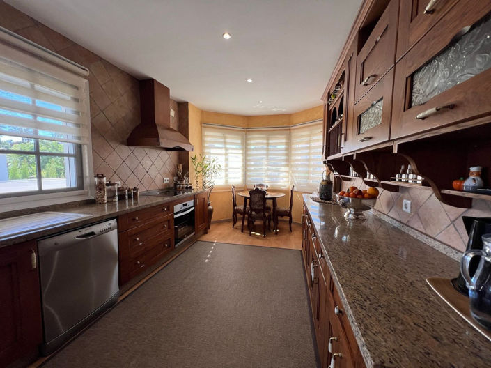Image No.8-3 Bed Villa for sale