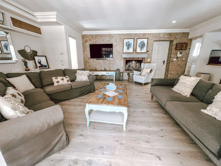 Image No.4-5 Bed House for sale