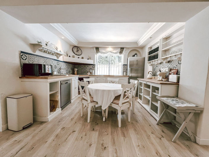 Image No.5-5 Bed House for sale