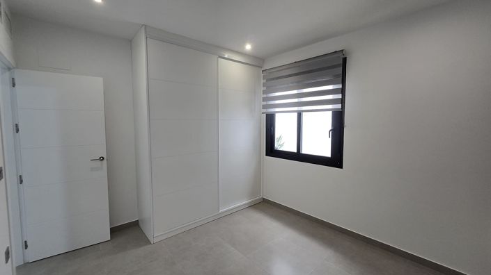 Image No.17-3 Bed Villa for sale