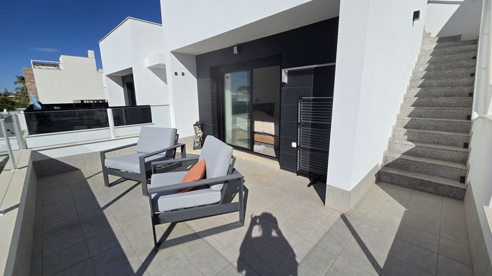 Image No.26-3 Bed Property for sale