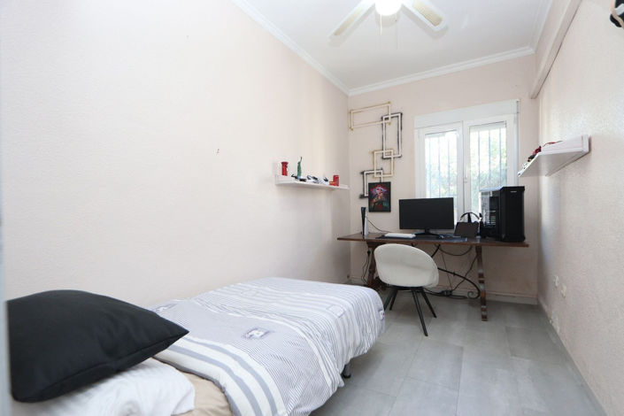 Image No.13-6 Bed House for sale