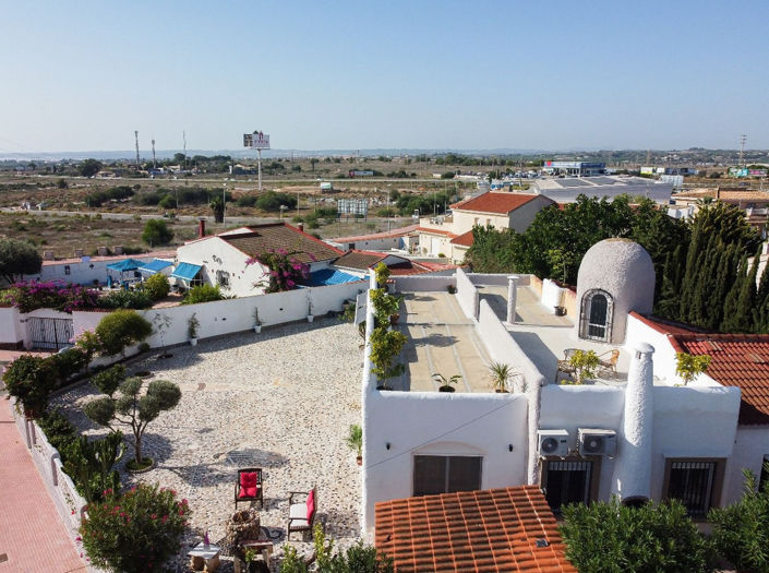 Image No.2-6 Bed House for sale