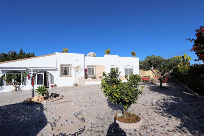 Image No.26-6 Bed House for sale