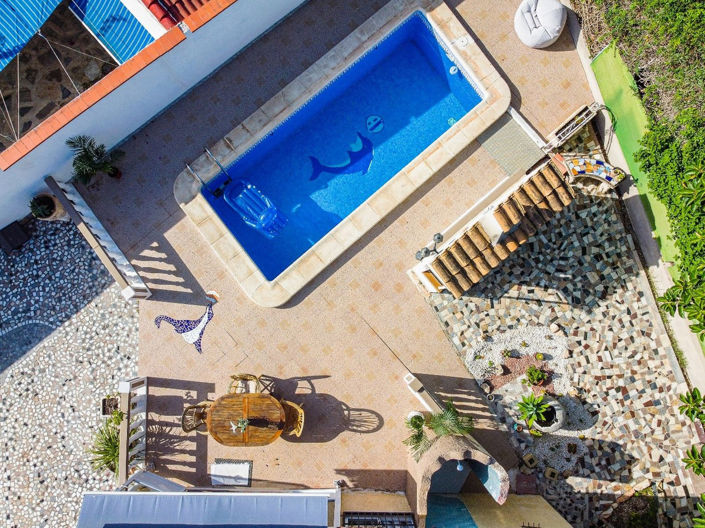 Image No.4-6 Bed House for sale