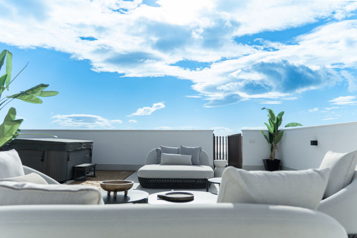 Image No.15-2 Bed Property for sale