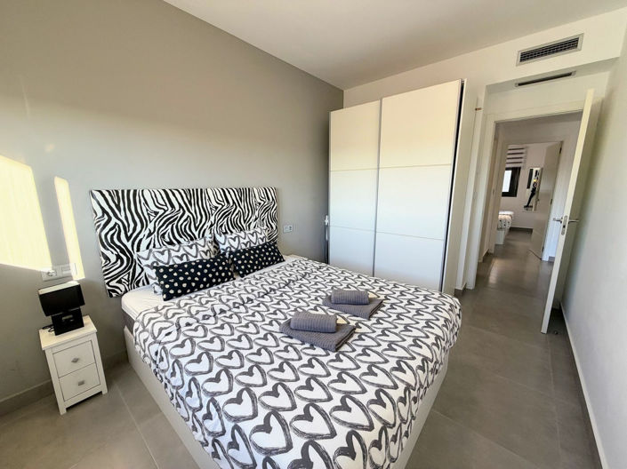 Image No.25-2 Bed Apartment for sale