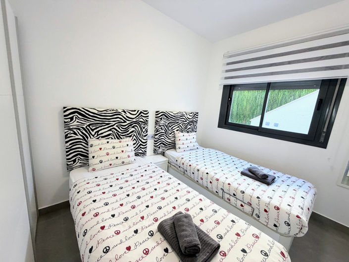 Image No.28-2 Bed Apartment for sale