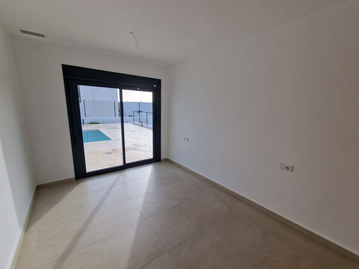 Image No.18-4 Bed Villa for sale