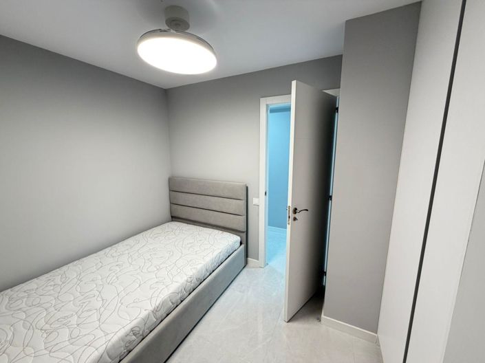 Image No.11-3 Bed Apartment for sale