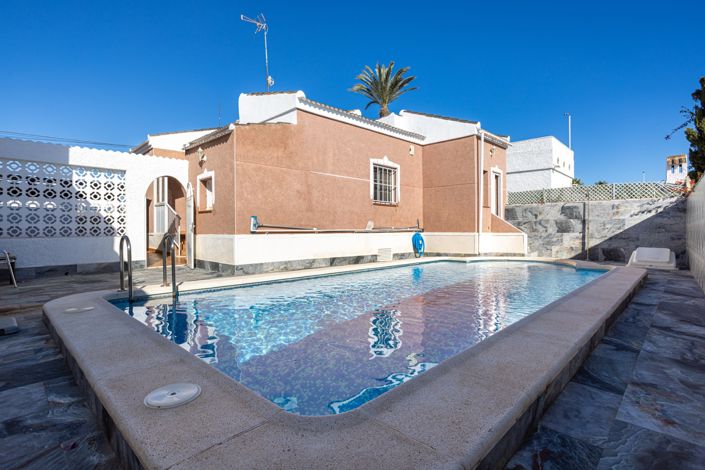 Image No.2-Villa de 3 chambres à vendre à Torrevieja