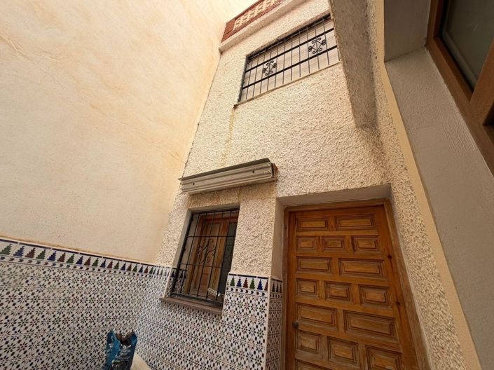 Image No.21-3 Bed Townhouse for sale