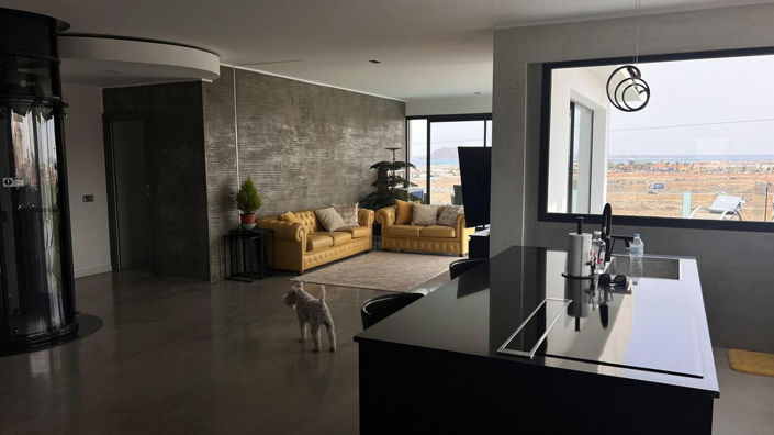 Image No.25-4 Bed House for sale