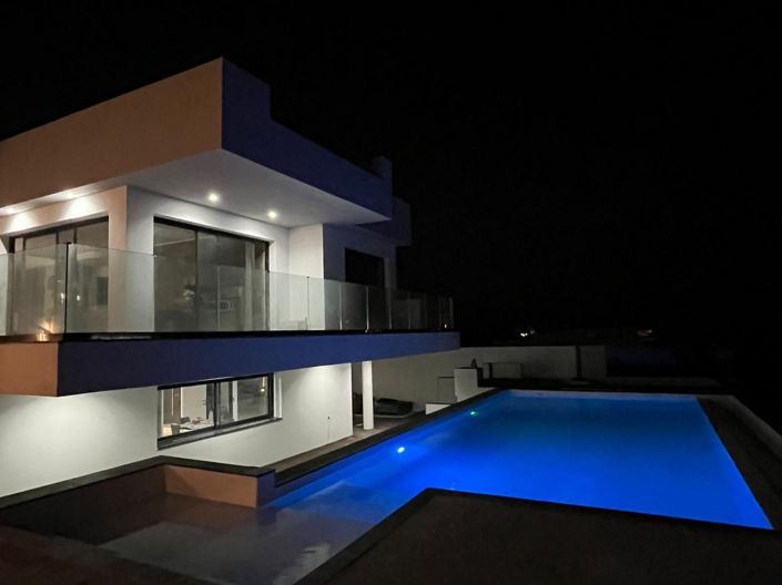 Image No.6-4 Bed House for sale