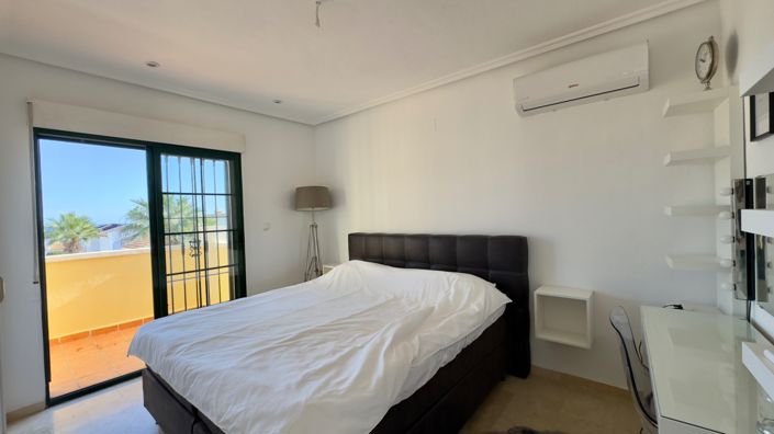 Image No.14-3 Bed Villa for sale