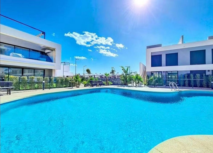 Image No.20-2 Bed Apartment for sale