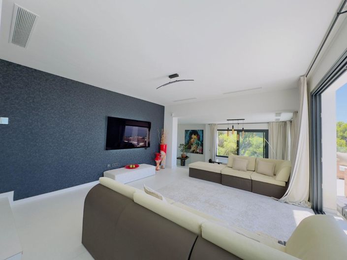 Image No.10-4 Bed Villa for sale