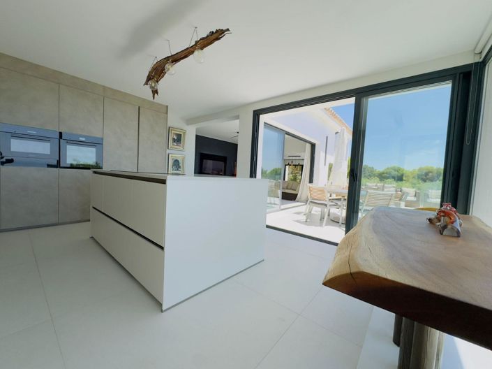 Image No.15-4 Bed Villa for sale