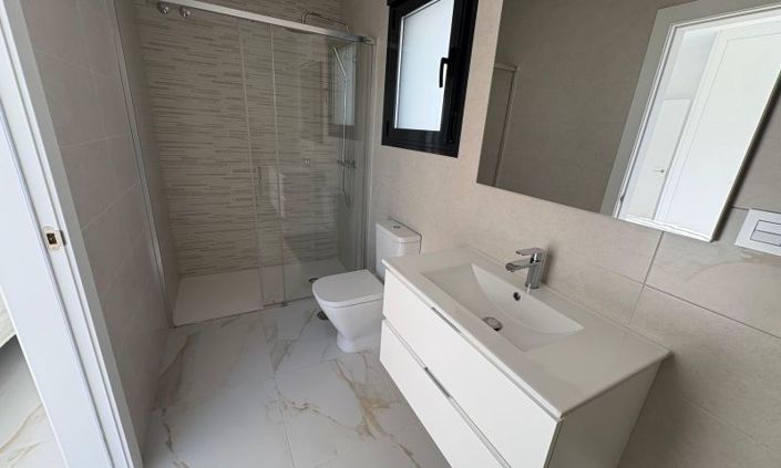 Image No.24-3 Bed Villa for sale