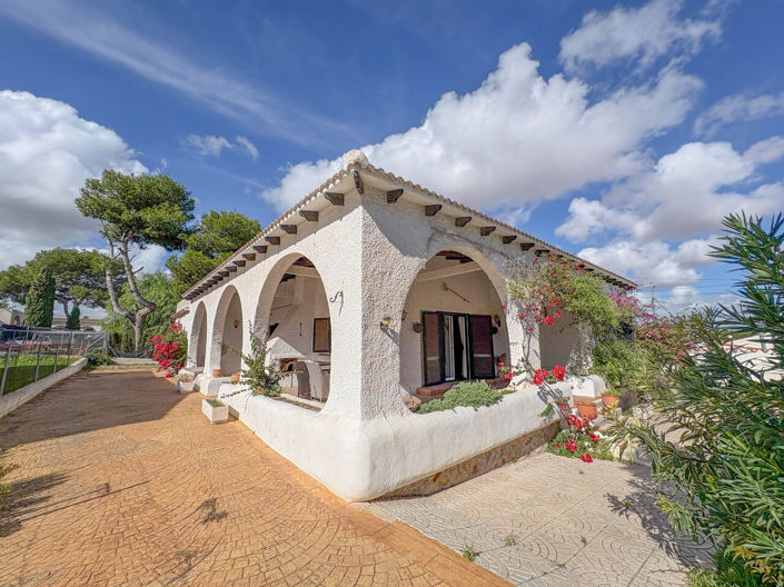 Image No.23-4 Bed Villa for sale