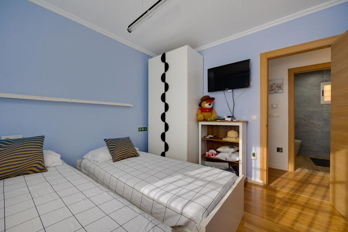 Image No.18-3 Bed Villa for sale