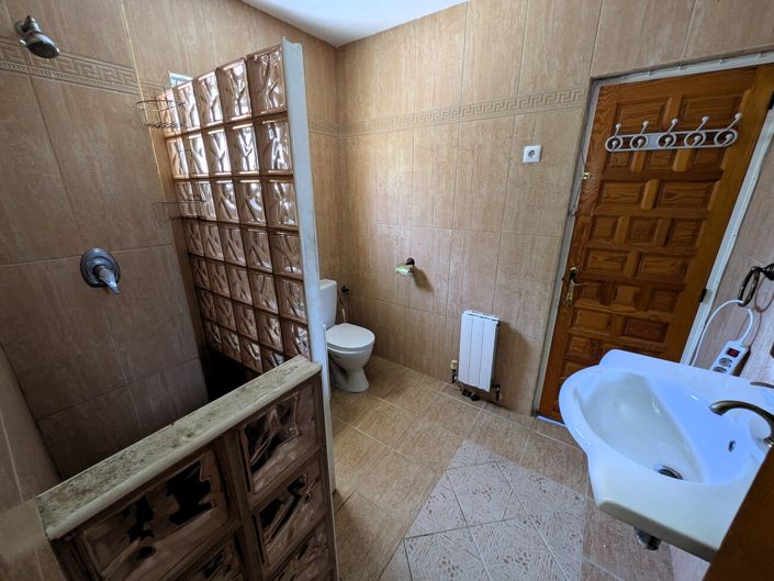 Image No.10-6 Bed Villa for sale