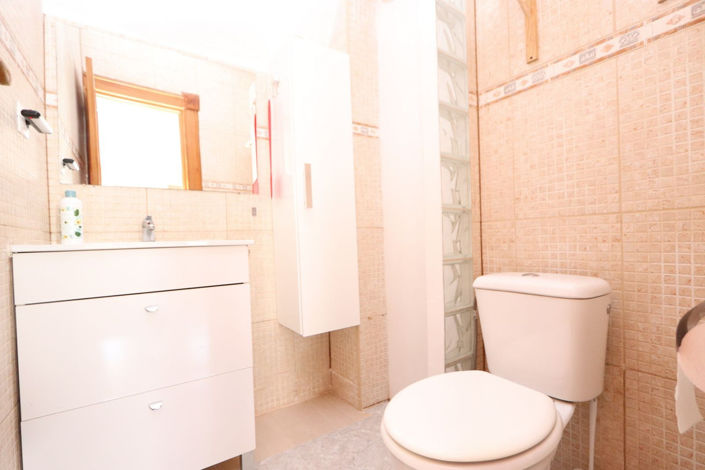 Image No.11-3 Bed House for sale