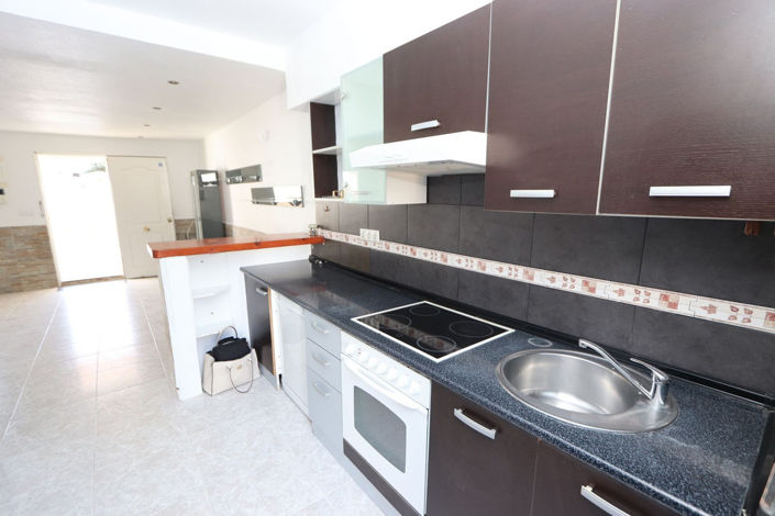 Image No.9-3 Bed House for sale